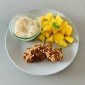 Kuřecí stripsy se salátem Coleslaw a vařeným bramborem