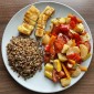 Halibut s pečenou zeleninou a pohankou